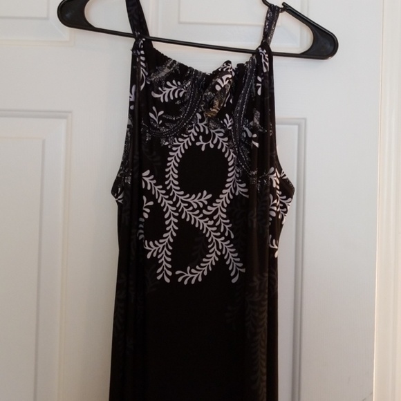 Dress - Picture 3 of 4